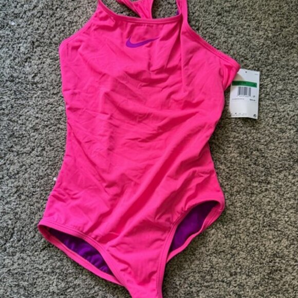 Girl's Bathing Suit Nike Brand new with tags - Picture 1 of 2
